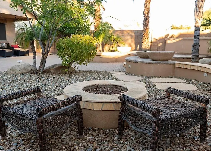 Cute 3 Bedroom With Outdoor Kitchen, Sleeps 6 *