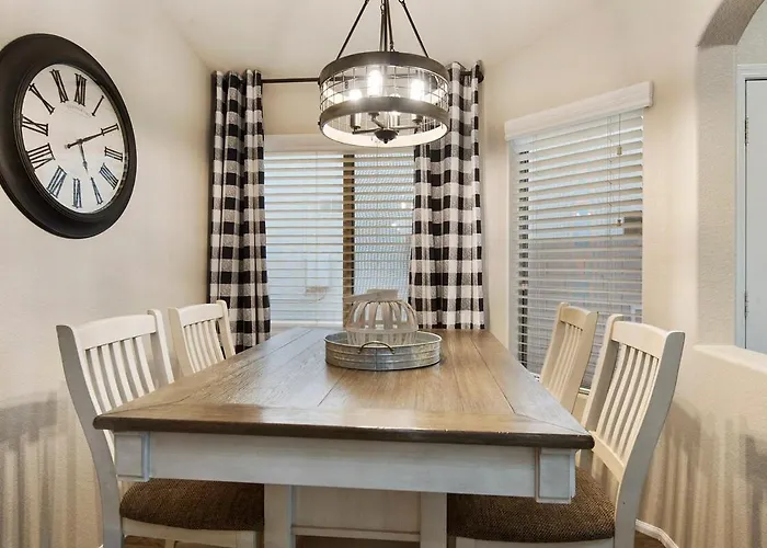 Cute 3 Bedroom With Outdoor Kitchen, Sleeps 6 * Surprise