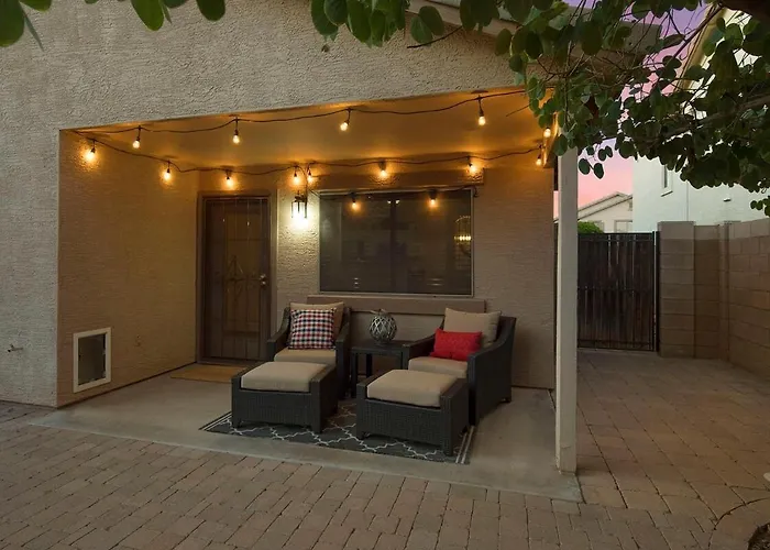 Cute 3 Bedroom With Outdoor Kitchen, Sleeps 6 Holiday home Surprise