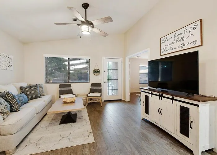 Cute 3 Bedroom With Outdoor Kitchen, Sleeps 6 Surprise