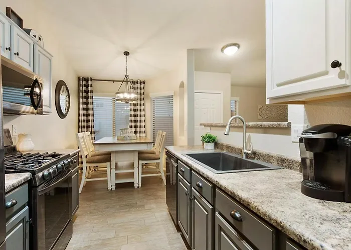 Cute 3 Bedroom With Outdoor Kitchen, Sleeps 6 Surprise